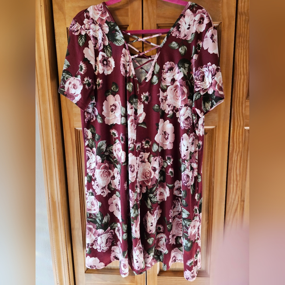 Plus Size Maroon Floral Short Sleeve Criss-Cross Dress
